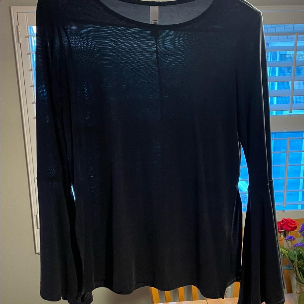 Jolie Los Angeles Bell Sleeve Top - Picture 6 of 7